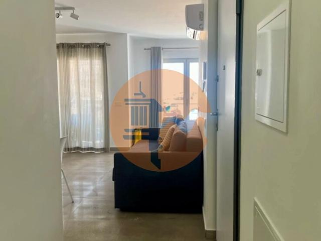 Apartamento T2 Mobilado com Elevador e Varandas