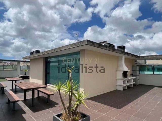 Apartamento T2 Mobilado com Piscina, Ginásio e Área de Lazer em Famões – Odivelas