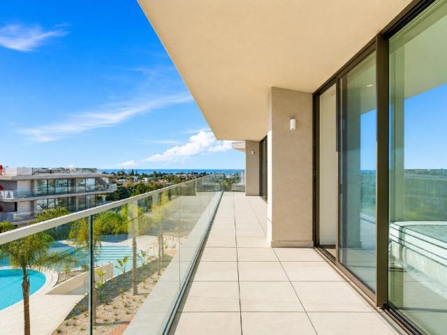 Apartamento T2 Mobilado com Varanda 81m² Lagoa e Carvoeiro