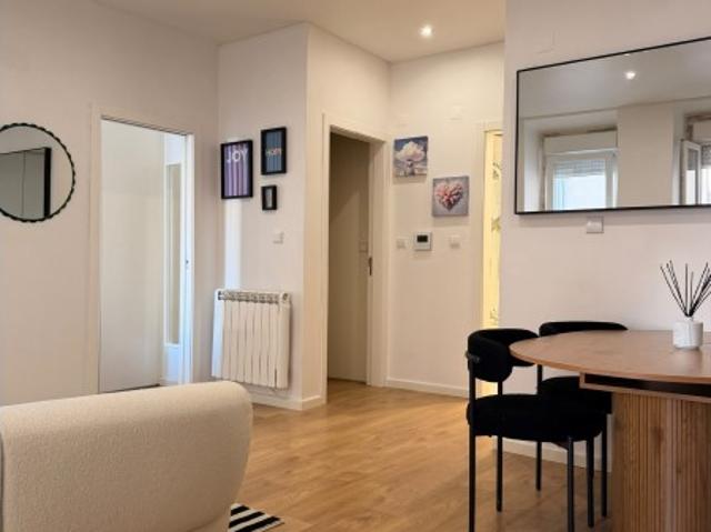 Apartamento T2 MOBILADO com varanda nos Anjos