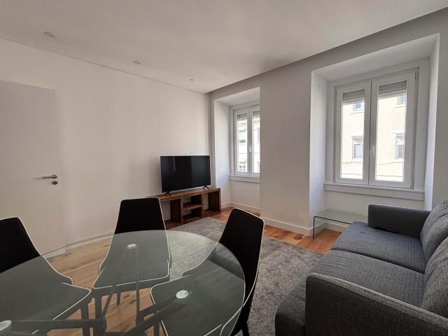 Apartamento T2 mobilado e renovado na Alameda