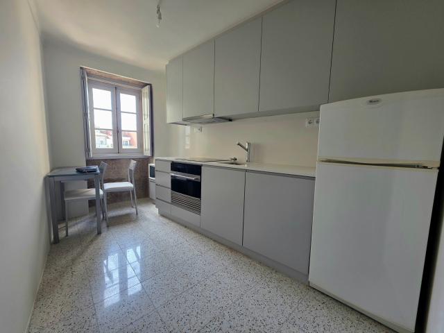 Apartamento T2 mobilado para arrendamento no centro de Viana do Castelo