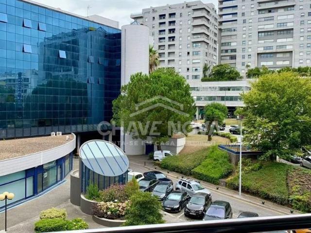 Apartamento T2 Mobilado para Arrendamento – Rua de Calouste Gulbenkian, Porto