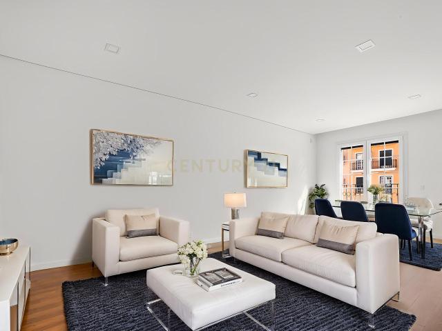 Apartamento T2 Moderno com Garagem e Arrecadação