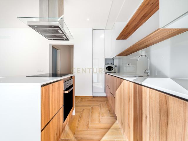 ✨ Apartamento T2 Moderno com Piscina no Rooftop em Portimão