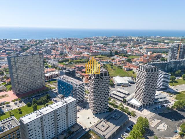 Apartamento T2 moderno e elegante, com 3 varandas Panorâmicas