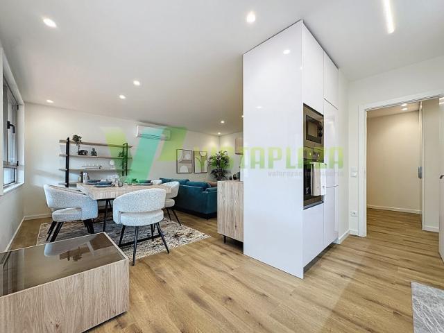 Apartamento T2 Moderno em Construção com Piscina em Portimão