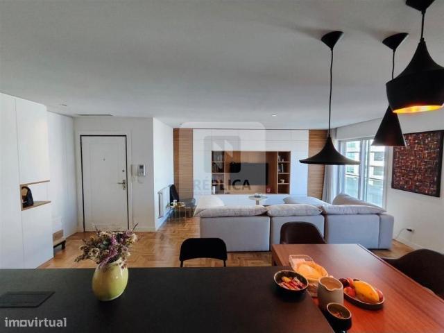 Apartamento T2 na 1 linha da praia em Matosinhos