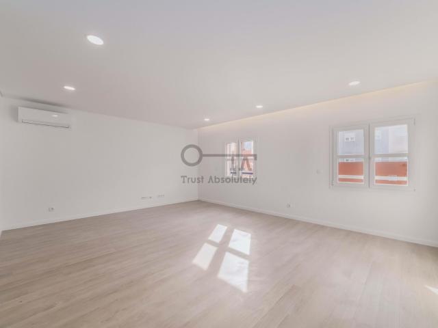 Apartamento T2 na Urbanização Casas do Lago 133m² Venteira