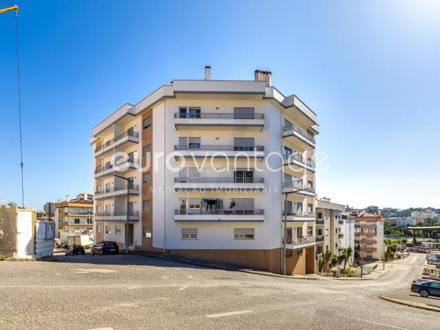Apartamento T2 na Urbanização de São Romão