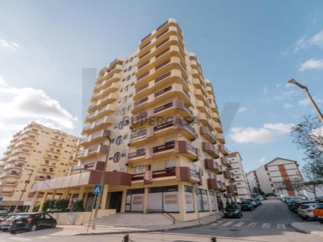 Apartamento T2 na Urbanização do Loreto