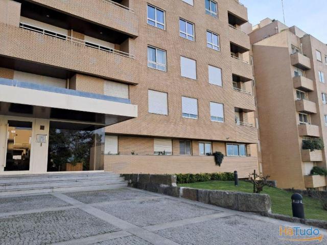 Apartamento T2 na Zona da Marechal Gomes da Costa | 26084062042