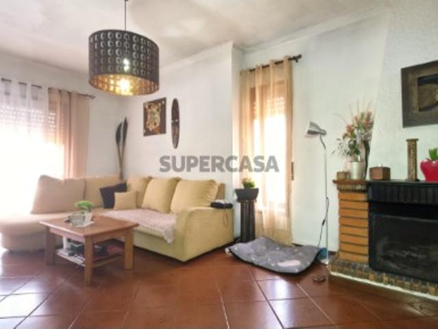 APARTAMENTO T2, NA ZONA DA COVA DE FRADE, EM OVAR!
