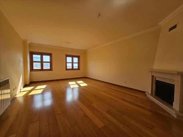 Apartamento T2, na Amadora, no concelho de Lisboa. 126m² Venteira