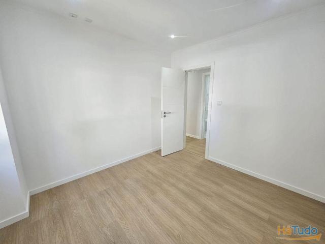 Apartamento T2 na Amadora | 26074064983