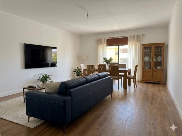 Apartamento T2 na Bicuda Cascais com garagem totalmente remodelado