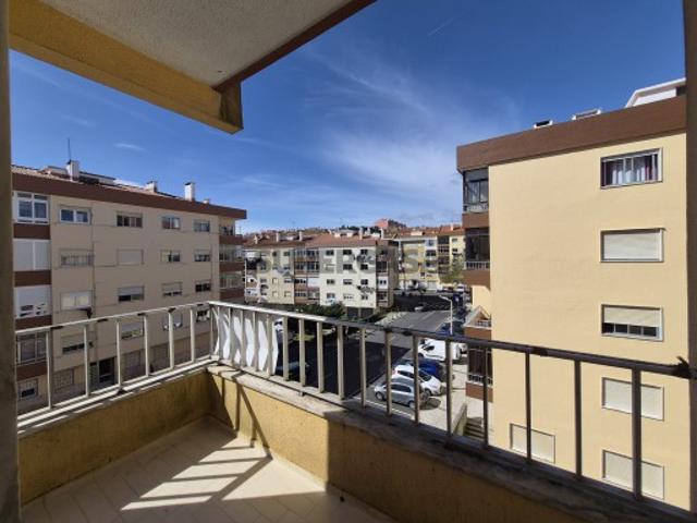 Apartamento T2 na Habitacional Serra das Minas, Rio do Mouro Sintra