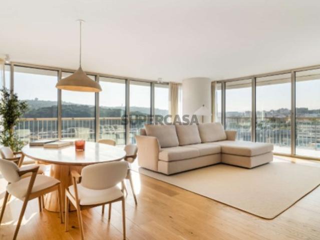 Apartamento T2 na Infinity Tower em Lisboa