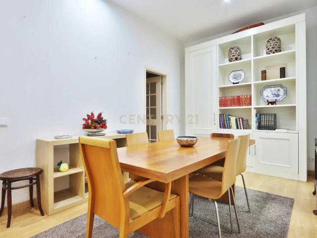 Apartamento T2 na Lapa Lisboa