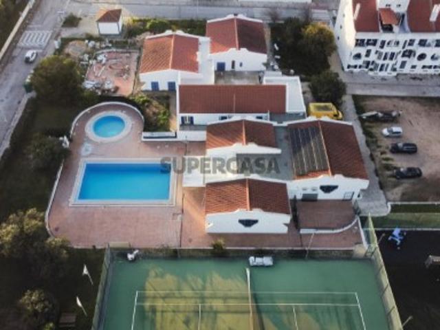 Apartamento T2 na Quinta do Anjo, Setúbal, com Estacionamento e Piscina Comum