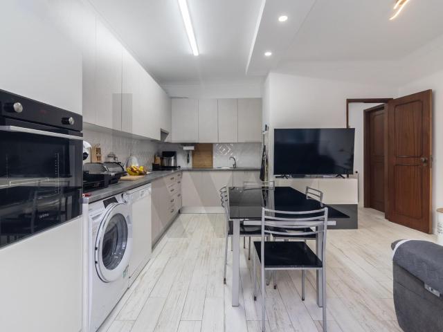 Apartamento T2 na Quinta Manuel André: O Equilíbrio Perfeito entre Conforto e Localização