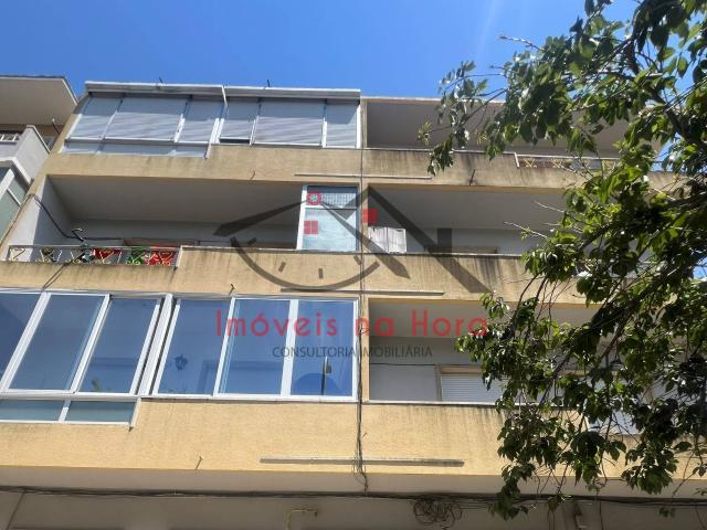 Apartamento T2 na Rua General Fernando Tamagnini, 5, Amadora