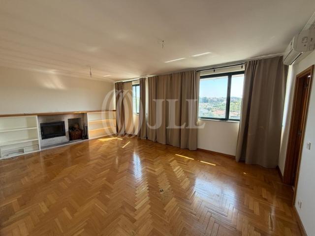Apartamento T2 na Rua da Covinha, Pedroso, Vila Nova de Gaia
