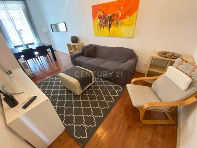 Apartamento T2, na Rua da Aliança Operária em Alcântara