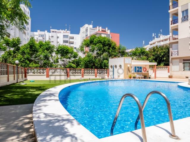 Apartamento T2 no 6.º Andar em Armação de Pêra