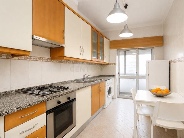 Apartamento T2 no Vale da Amoreira