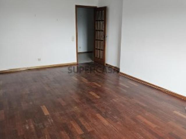 APARTAMENTO T2 NO ALTO DAS TORRES, MAFAmude, vila nova de gaia PARA RECUPERAR