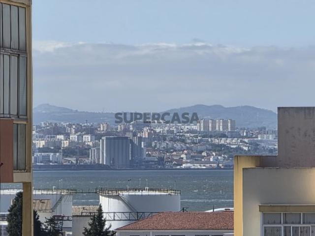 Apartamento T2 no Alto Seixalinho Barreiro