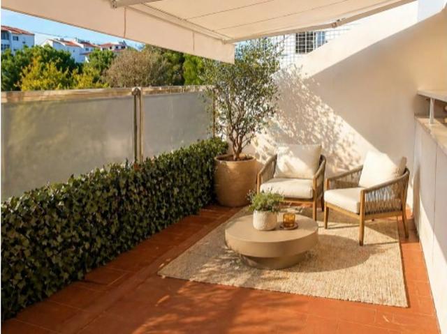 Apartamento T2 no Bairro do Rosário | Terraço | Estacionamento | Arrecadação