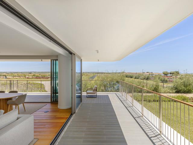Apartamento T2, no Bayline, em Armação de Pêra, Algarve