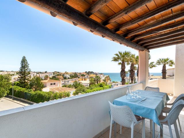 Apartamento T2 no Carvoeiro Vista mar e localização privil. 111m² Lagoa e Carvoeiro