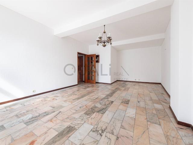 Baixa de Preço | Apartamento T2 no centro do Funchal 72m² Sé Funchal