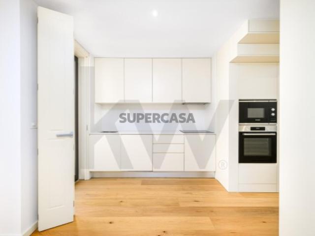 Apartamento T2 no Centro do Porto frente ao Hospital Santo António