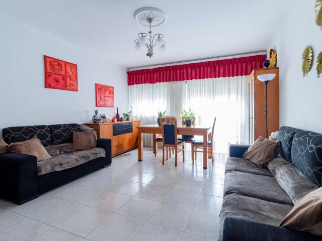 Apartamento T2 no Centro da Cidade com Garagem e Sótão