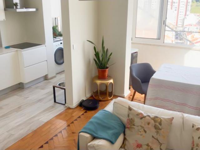 Apartamento T2 no Centro de Algés