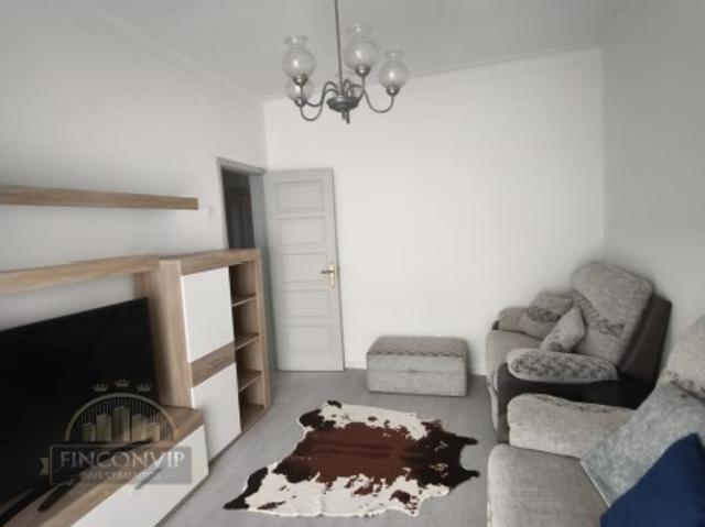 Apartamento T2, no Centro de Almada