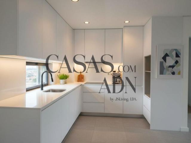 Apartamento T2 no centro de Esgueira