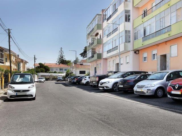 Apartamento T2 no Centro de Mem Martins