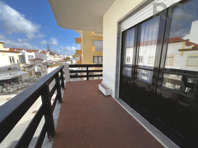 Apartamento T2 no centro de Santa Cruz