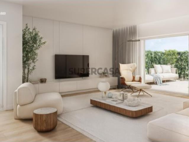 Apartamento T2 no condomínio Brito Capelo 1023