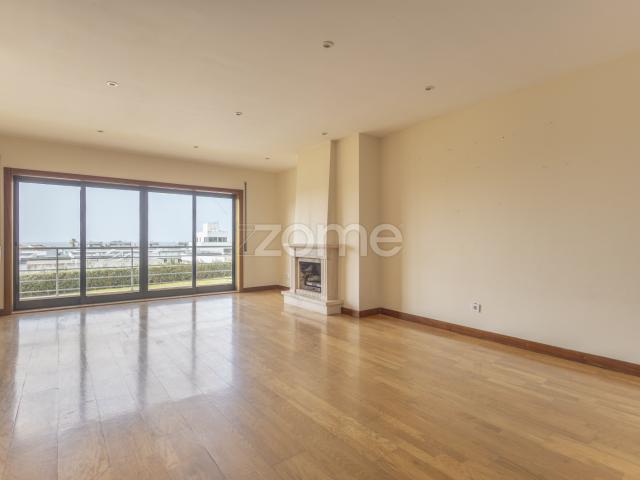 Apartamento T2 no condomínio fechado Madalena Park