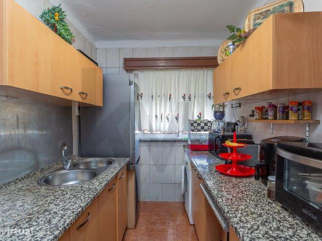 Apartamento T2 no Corao de Almada Potencial nico com Vista Magnf
