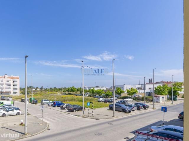 Apartamento T2 no Lavradio Barreiro, junto a transportes