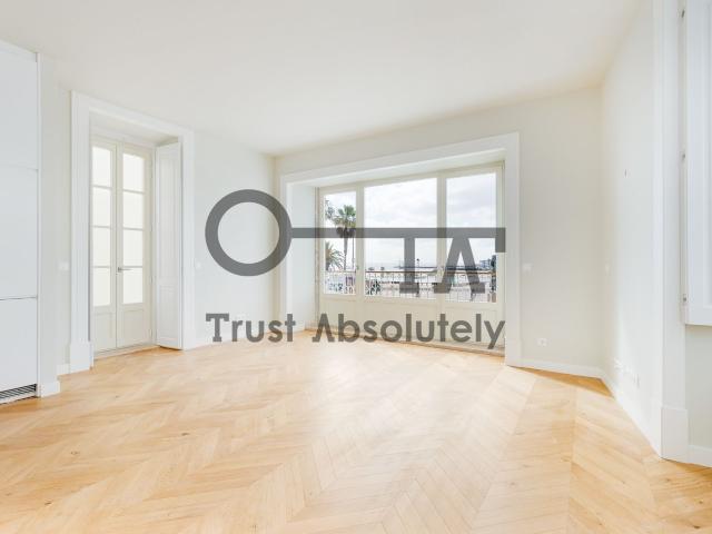 Apartamento T2 no Nautilus Cascais com vista Mar