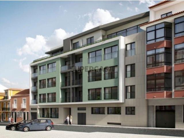 Apartamento T2 no Novo Cacilhas Bay em Cacilhas com 2 varandas e garagem