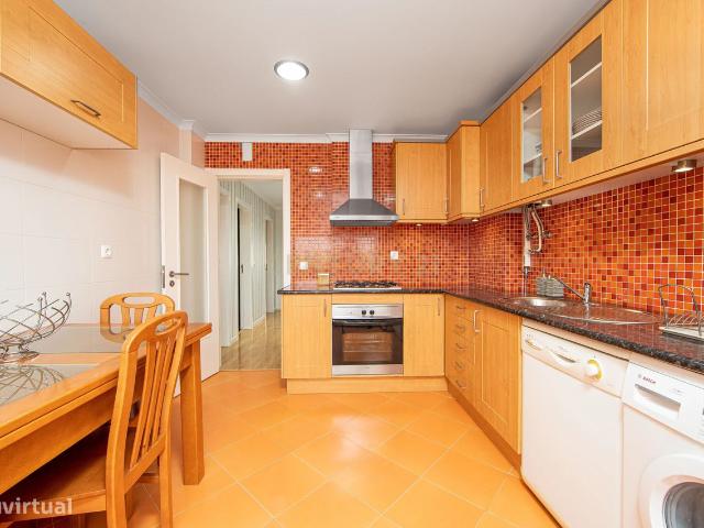 Apartamento T2 no Pinhal Novo com varanda e arrecadao